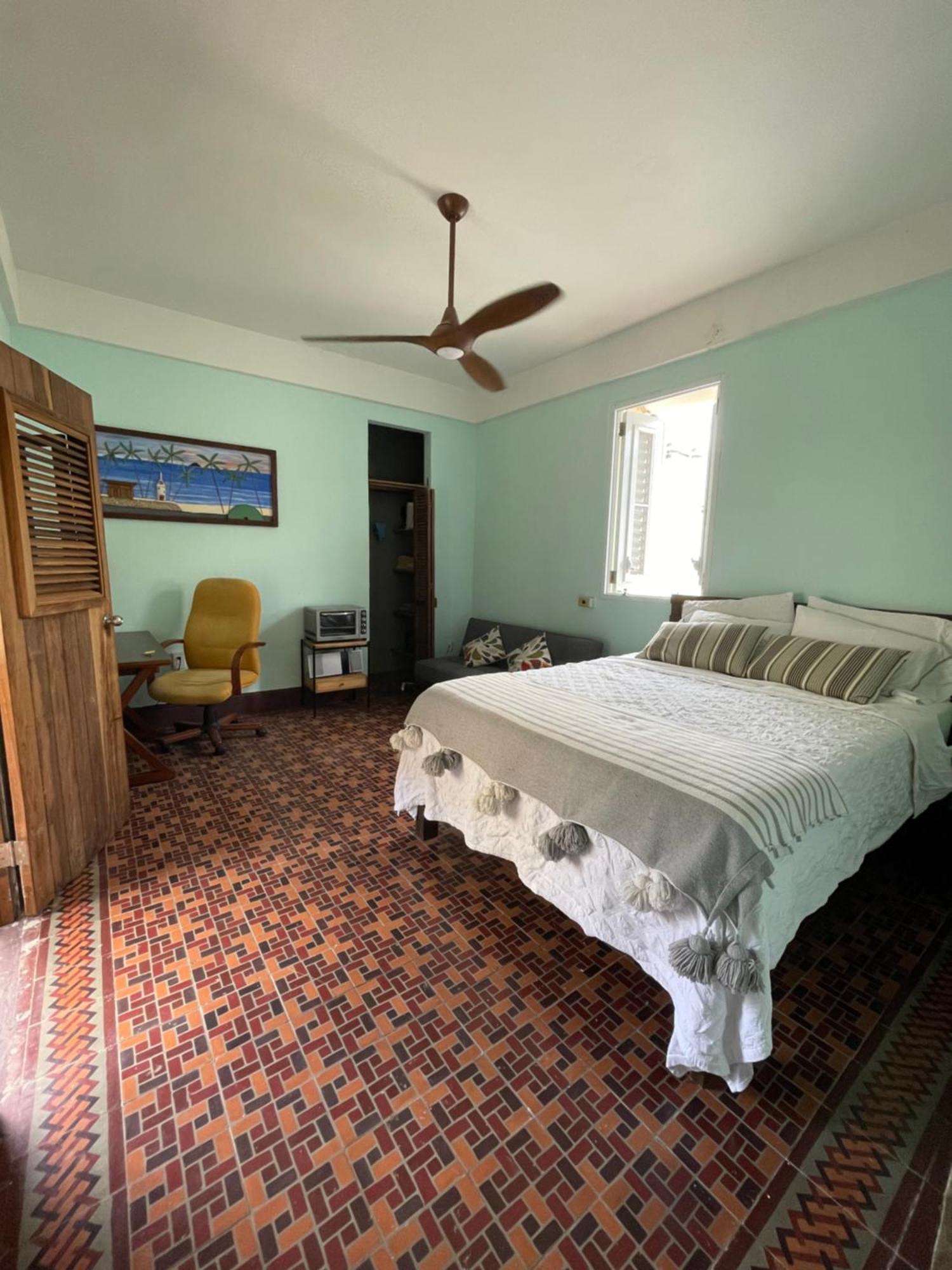 Fresh Tropical Colonial Style Walk-Up- Rooftop Terrace- Beach View San Juan Buitenkant foto