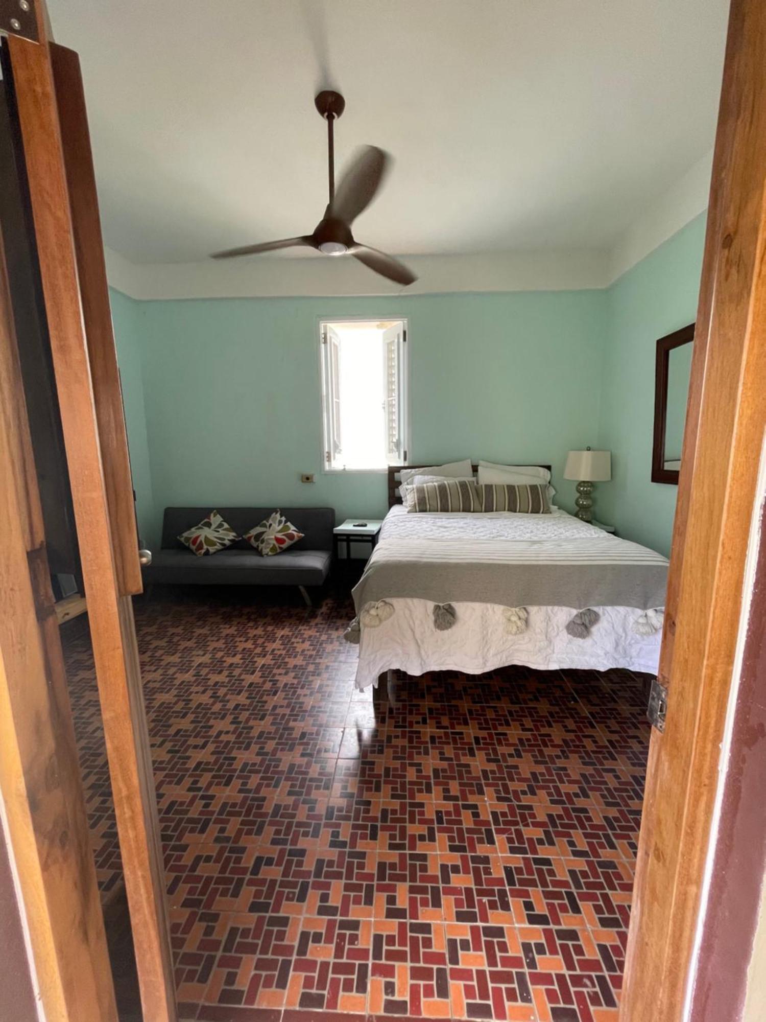 Fresh Tropical Colonial Style Walk-Up- Rooftop Terrace- Beach View San Juan Buitenkant foto