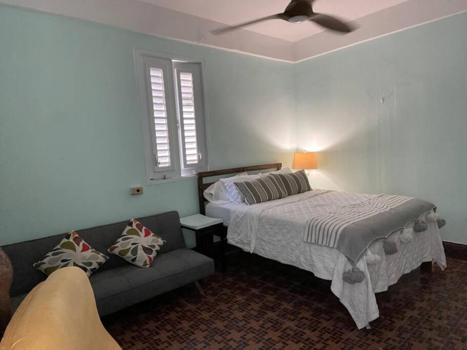 Fresh Tropical Colonial Style Walk-Up- Rooftop Terrace- Beach View San Juan Buitenkant foto